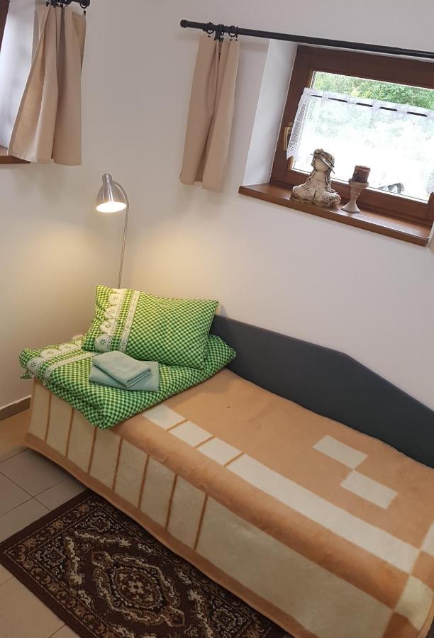Ferienwohnung Na Samote U Lesa -Rasovna Msecke Zehrovice Exterior foto